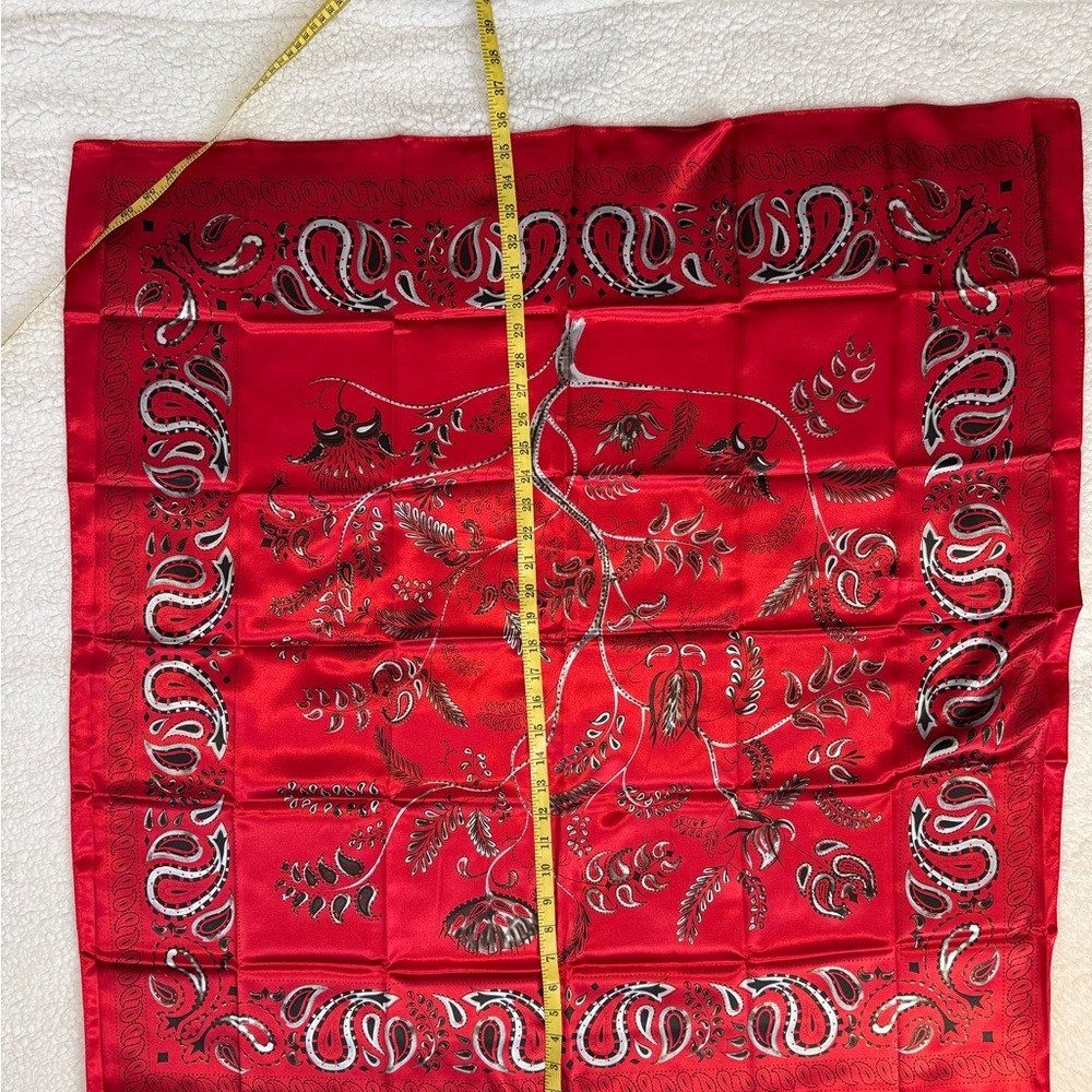 Suzhichou Red Polyester Scarf Black and Grey Paisley Print - Picture 5 of 7